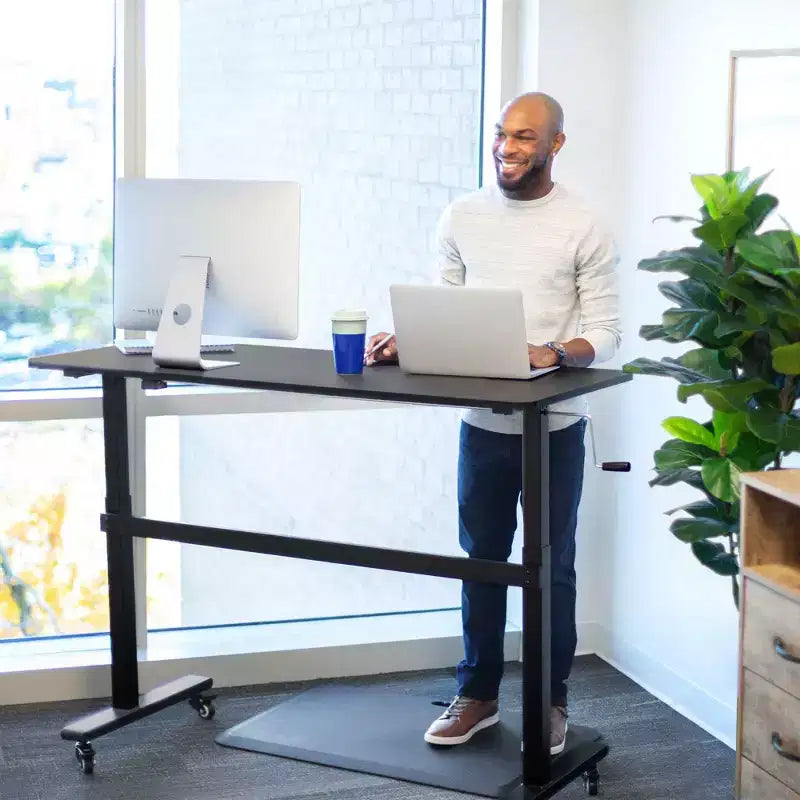 Bureau debout avec étagère à pince